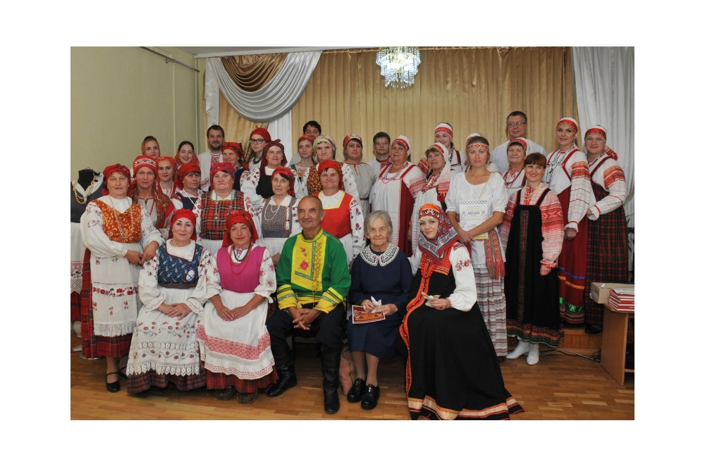 «в дивном наряде крестьянской одежды,  где весь узор о мечте и надежде…» - фото - 1