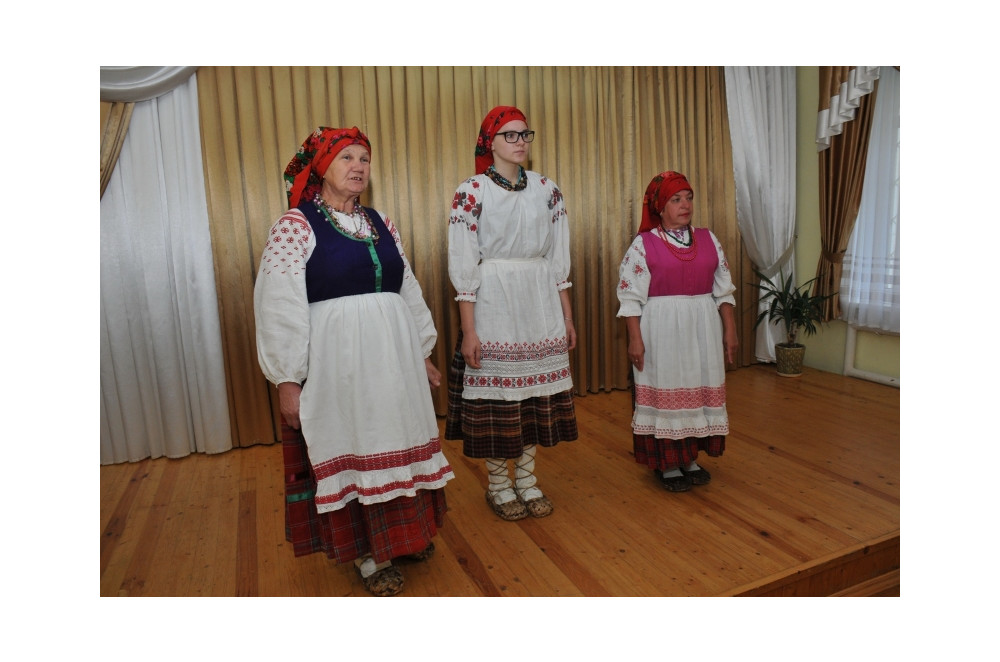 «в дивном наряде крестьянской одежды,  где весь узор о мечте и надежде…» - фото - 4