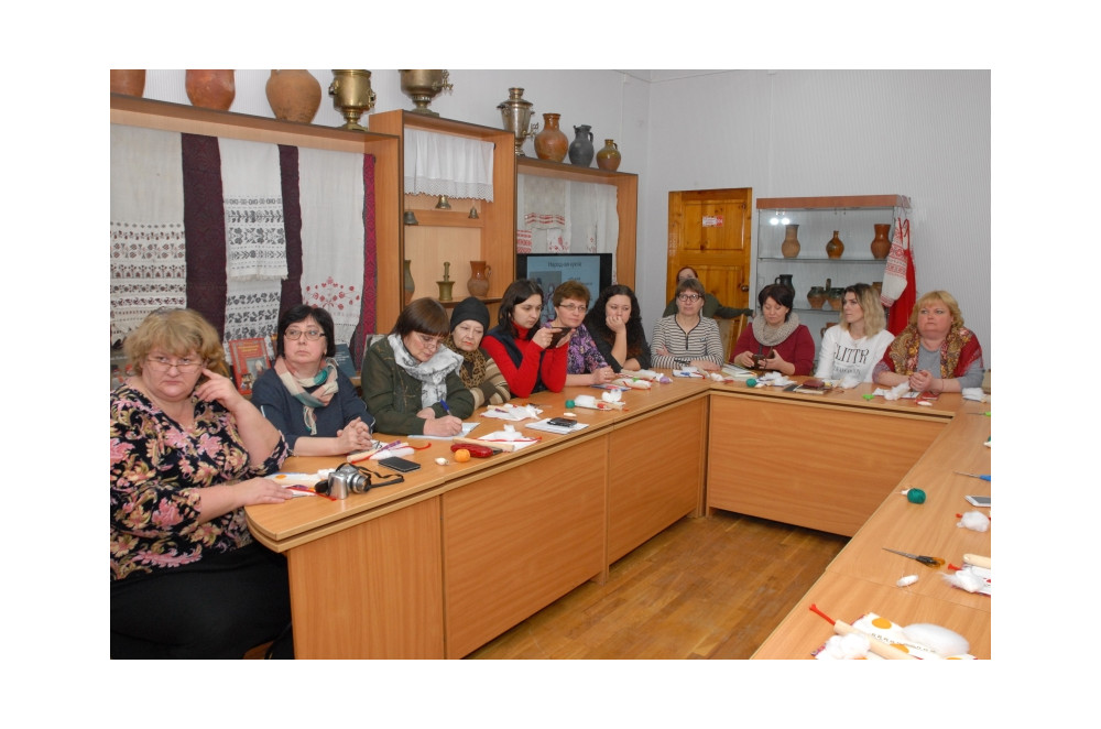 творческая лаборатория по традиционной вышивке  и смоленской текстильной кукле - фото - 1
